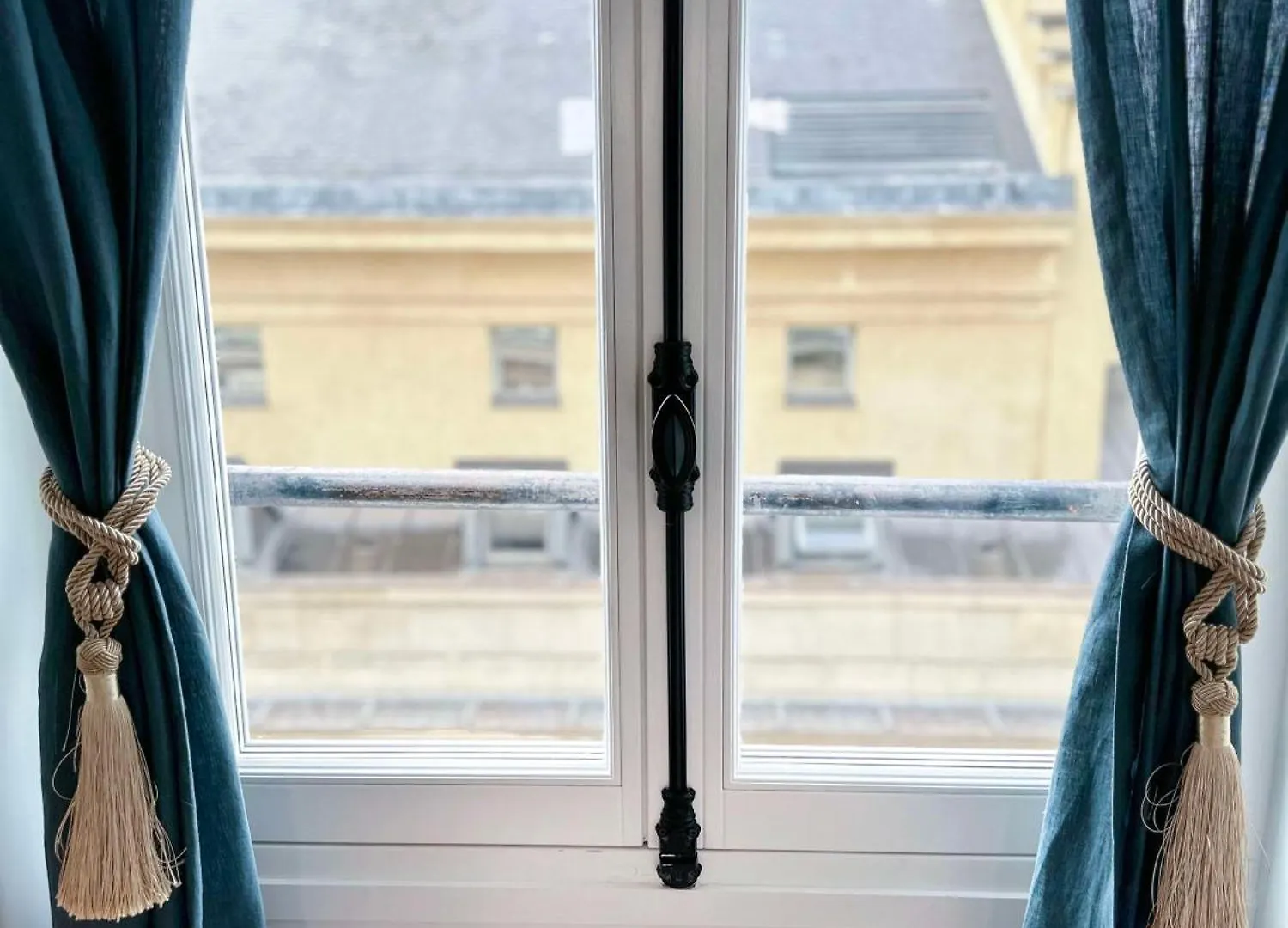 Spacious & Luxurious Апартаменты