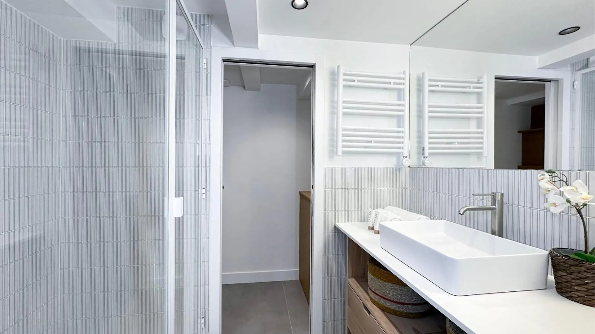 Spacious & Luxurious Apartment *