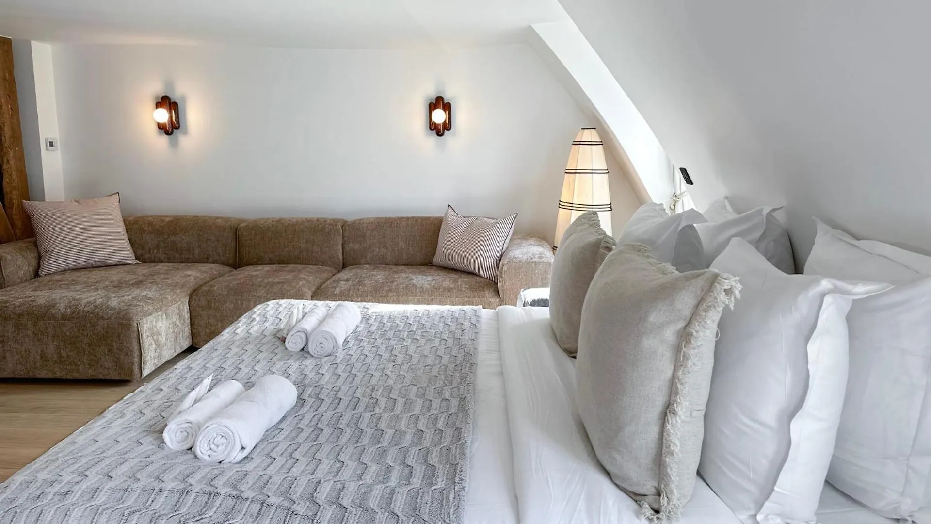 Апартаменты Spacious & Luxurious