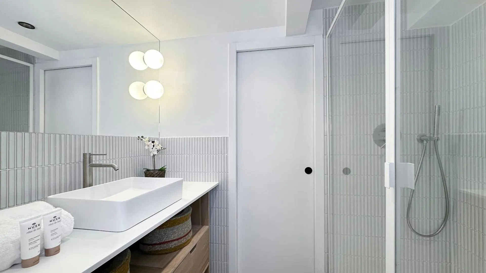 Spacious & Luxurious Apartment