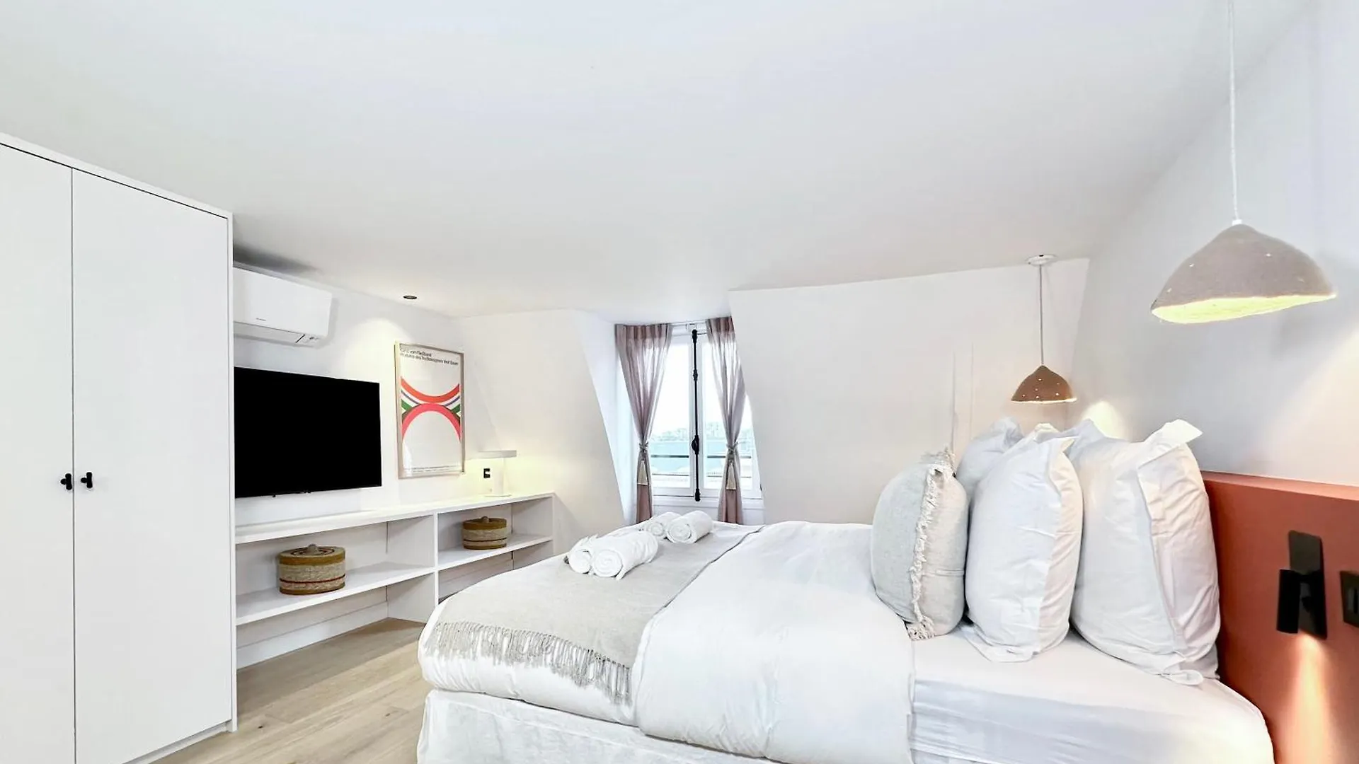 Spacious & Luxurious Апартаменты